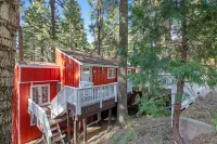 Dog-friendly Arrowhead Villas cottage with deck, fireplace & W/D- great locale