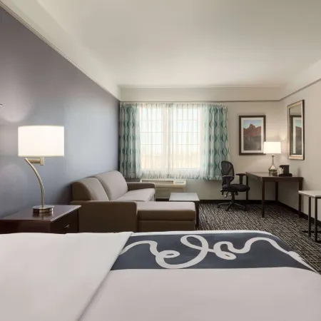 La Quinta Inn & Suites by Wyndham Dumas Hôtels à : Comte de Moore