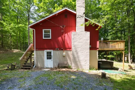 Game Room, Backyard Firepit and BBQ Deck - Charming Rustic Haven