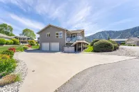 Private Hot Tub and Amazing Resort Amenities - Stunning Retreat