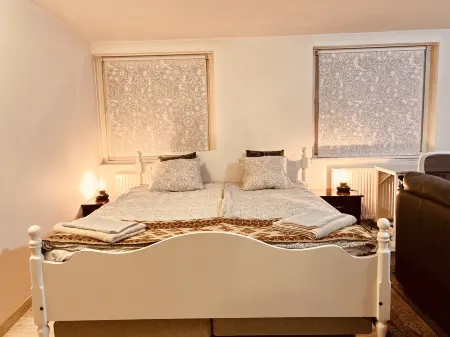 Charming Studio Flat in Sollentuna, Stockholm Отели рядом с достопримечательностью «Golf Lab STHLM»