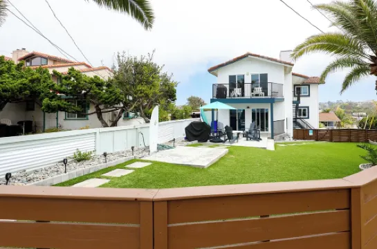 Ocean Front Townhouse w/ View, Large Yard
