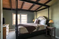 Whitney's Inn at Black Mountain