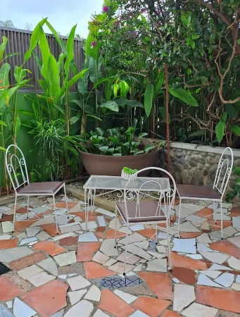 Rainbow Inn Отели в г. Gouyave