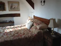 189 April Cottage Hotels in Bradford-on-Avon