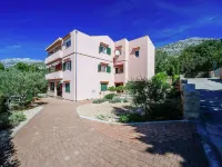 Apartment in Starigrad Near the Sea - 3-Star