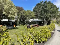 Tatahi Lodge Beach Resort Hotels in Hot Water Beach