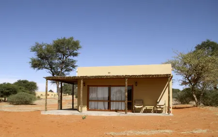 Zebra Kalahari Lodge Отели в г. Мариенталь