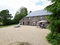 Cottage in Ardennes with Heated Pool Hoteles en La Roche-en-Ardenne