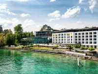 Campus Hotel Hertenstein Hotels in Weggis