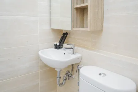 Comfy and Tranquil Studio Apartment Springwood Residence Отели рядом с достопримечательностью «Hilon Geotextile»