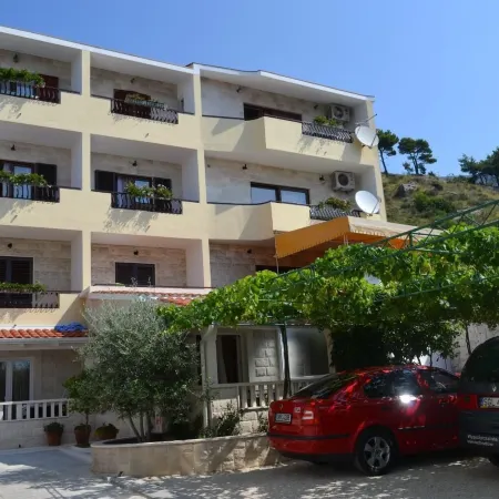 Apartments Karlo