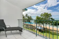 Beachfront Apartments on Trinity Beach - Ocean View