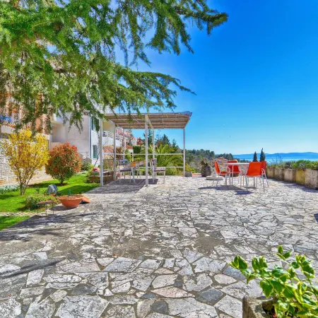 Apartments Creska 629