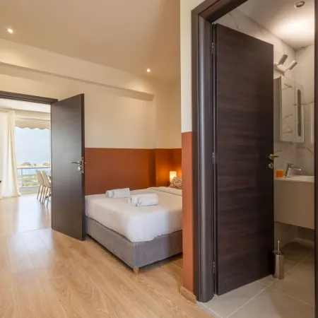 Luxurious 3-Bedroom Seaside Retreat Fully Renovated in 2025