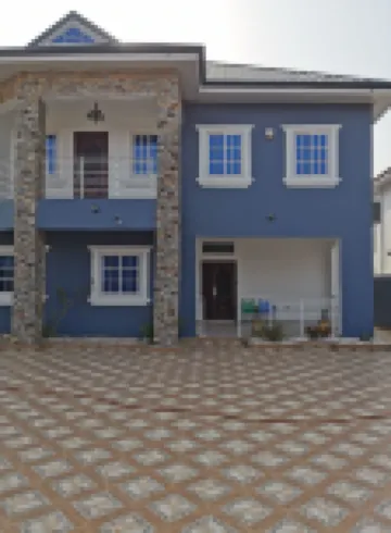 1 Bed Apartment Sleeps 2 - Parking Garden Wifi