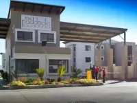 Luxurious 1Bed Studio Self-Check in Free Parking Hotels in Fourways