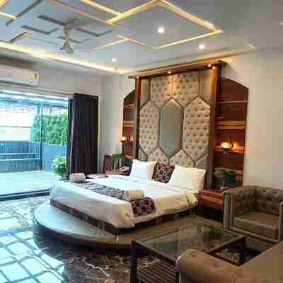 Hotel Grand Sarowar and Shakuntal Lawns Rooms