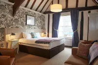 White Hart Hotel by Greene King Inns - Parkplatz