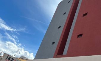 Izzy Hotel