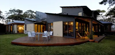 By the Beach B&B Self Contained Apartments Hotels near Palm Beach Playground