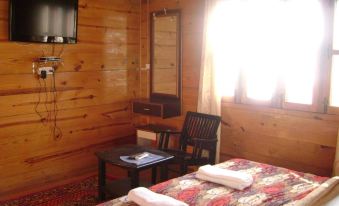 Maa Ganga Guest House