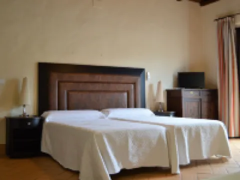 Apartamentos Turísticos - Hostal Los Alisos Hoteles en Cáceres