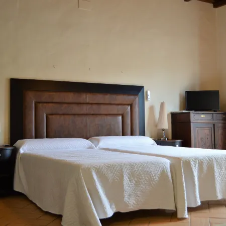 Apartamentos Turísticos - Hostal Los Alisos