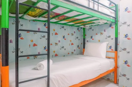 Minimalist 2Br Apartment at Dian Regency Отели в г. Sukolilo