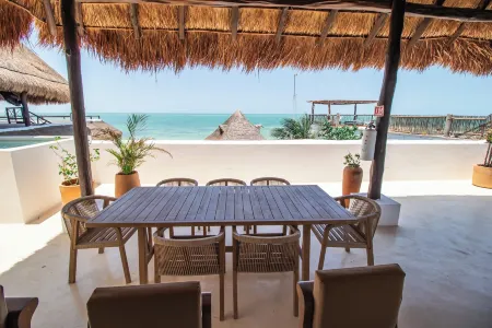 Hau Holbox, Oceanfront Boutique Hotel