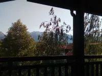 1 Bed - Sleeps 4 - Pets - Pool - Mtn Views Hotels in Banya