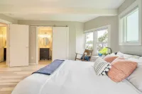 Sunset Cove by AvantStay Beachfront w Balcony