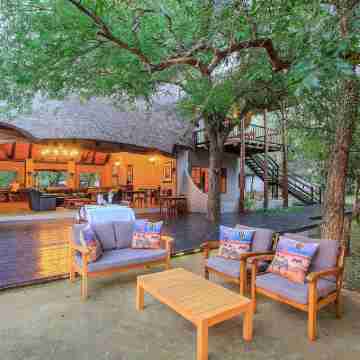 Mvuradona Safari Lodge Hotel Exterior