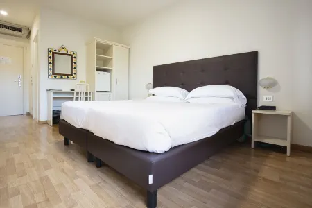 CDH Hotel Modena Отели рядом со станцией Modena Policlinico