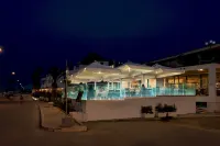 Hotel Riviera - Scenic