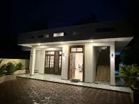 Kaduwela Layathraa Hotels in Malabe