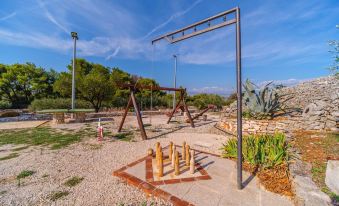 Holiday Home for up to 7 Pool Countryside by Sea
