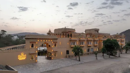 Turban Roopgarh Resort and Spa, Udaipur Отели в г. Удайпур