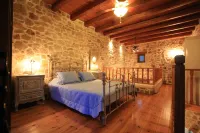 Lithos Traditional Guest Houses فنادق في Xerokampos