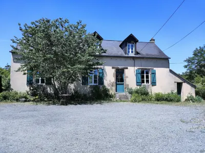 Chambres dans le gîte "Rêves de Gamins", proche du pôle Européen et du circuit des 24h Hôtels à proximité de : Abbaye Royale de l'Épau