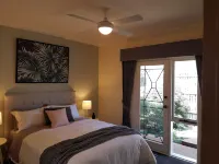 Healesville House - Fig Tree House Hotels near Hedgend Maze