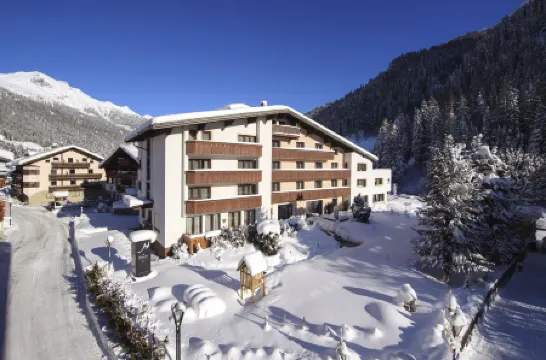 "Quality Hosts Arlberg Hotel Garni Mössmer"