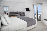 May Seven Suites - Adults Only