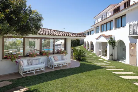 Hotel Ristorante S'Astore Отели в г. Буддузо