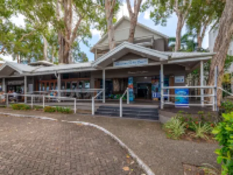 Paradise on the Beach Resort Hotels near Harry Doyle Pickles winter off leash dog beach
