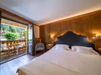 Gran Baita Hotel & Wellness Hotels near Checrouit