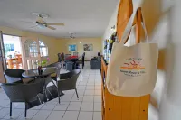 Beyond Sunset Resort & Villas - bar