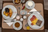 Dinya Lisbon Hotel - Morgenmad