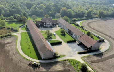 Ferme d'Orsonville Hotels near Rousseau's House-cum-Studio (Maison-Atelier Theodore Rousseau)