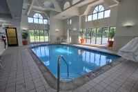 Comfort Inn Near Greenfield Village - parking